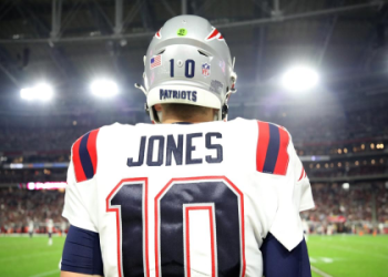 Joe Montana Stats vs Tom Brady Stats: Lets Settle the Debate Once and for All