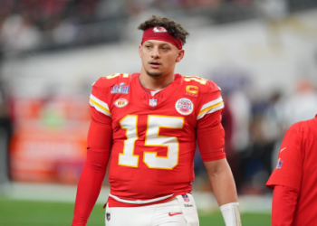 How old is Connie Knight Find Out Her Age (and More)