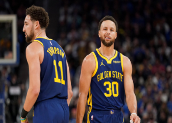 Chris Paul Warriors Shirt: Is It Worth Buying?  A Fans Review!