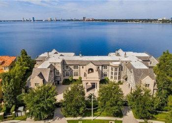 Bryce Harpers NJ Home: See Inside the Baseball Stars Amazing New Jersey Mansion!