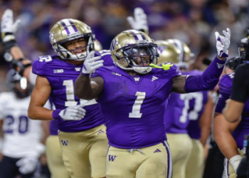 dash to the end zone for short crossword