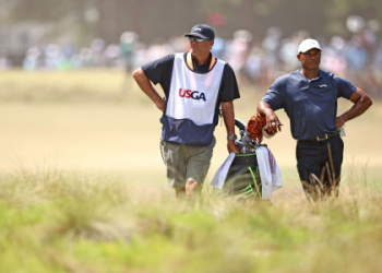 How Much is Tiger Woods Caddy Worth? Find Out Now!