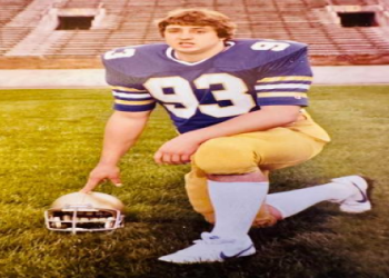 Relive the Patriots Moss record-breaking 2007 season (Was that truly the greatest wide receiver performance ever seen?)